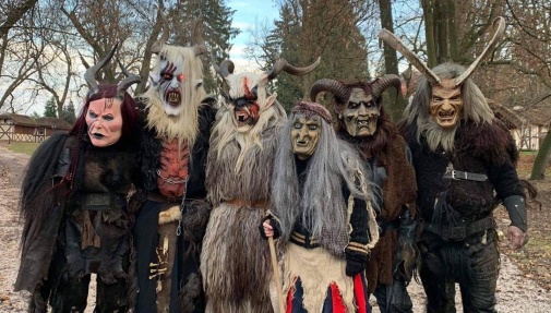ČERTOVSKÝ STŘEDOVĚKÝ PROGRAM S KRAMPUSÁKAMA V KRČMĚ DĚTENICE